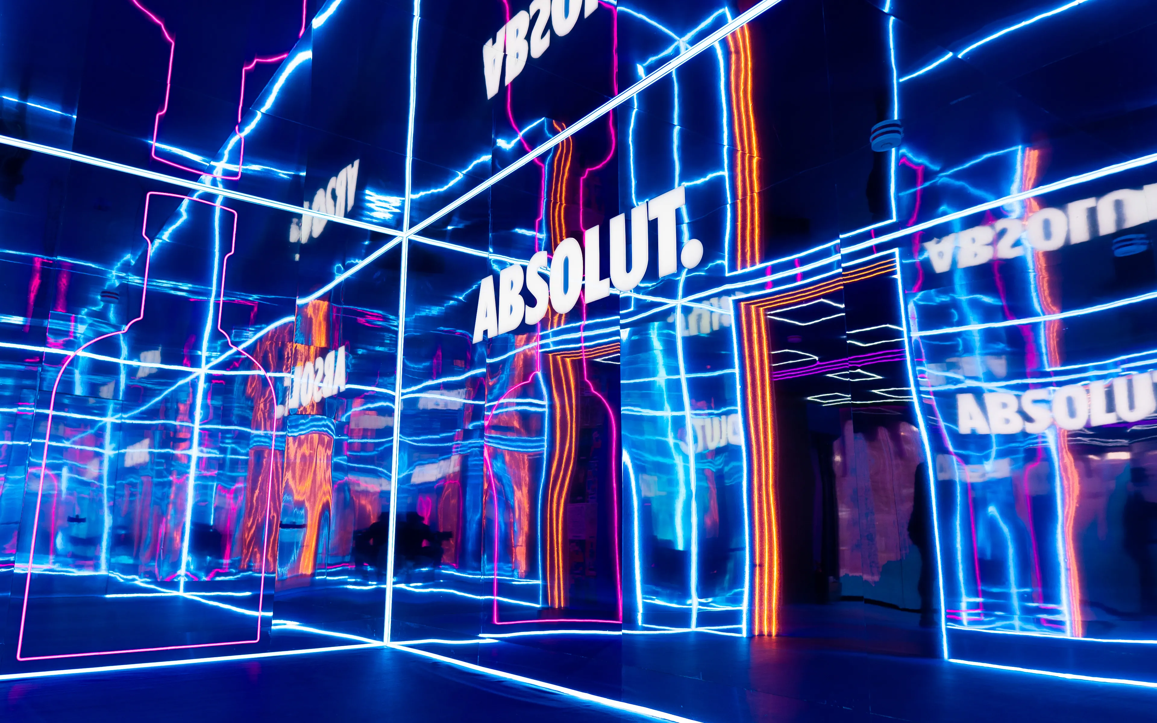 Front Room Rave ABSOLUT RAVE ROOM | UNTOLD | Home of PMG